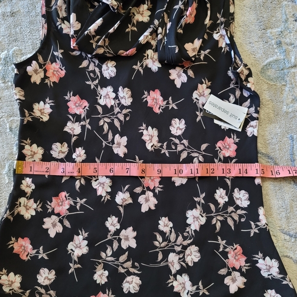 Sleeveless top - Picture 8 of 8